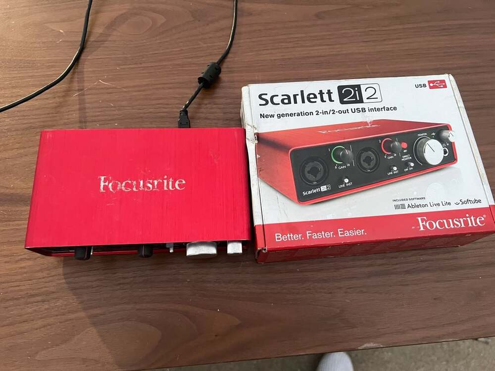 Focusrite Scarlett 2i2 2nd Gen USB Audio Interface